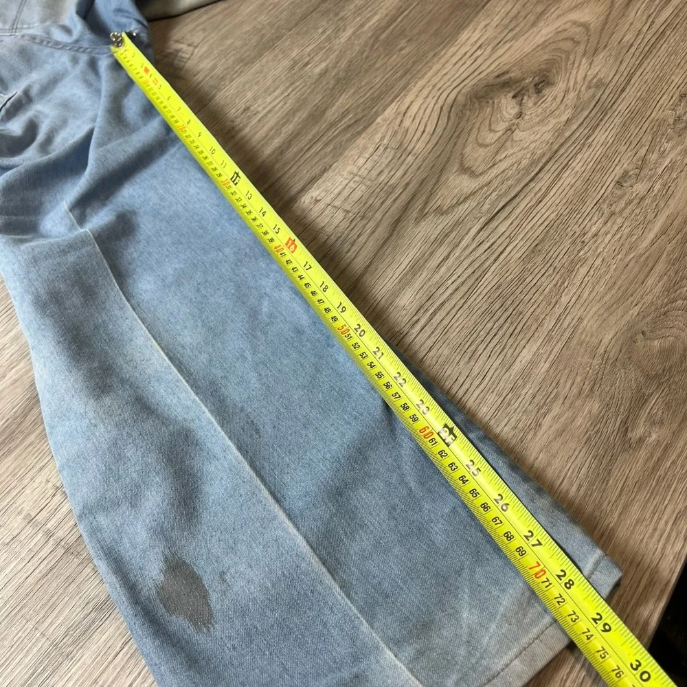 Wrangler Jeans Mens 33x29 Light Blue Distressed Workwear Straight Leg Q30‎